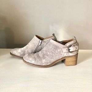 Light gray, zip-up ankle booties